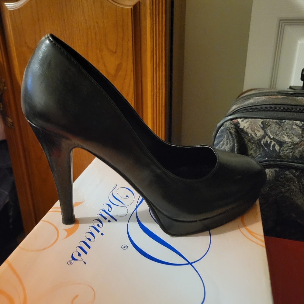 NWT Black platform stiletto heels